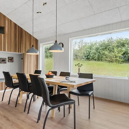 Amazing In With Kitchen Holiday home