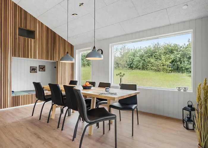 Amazing In With Kitchen Holiday home